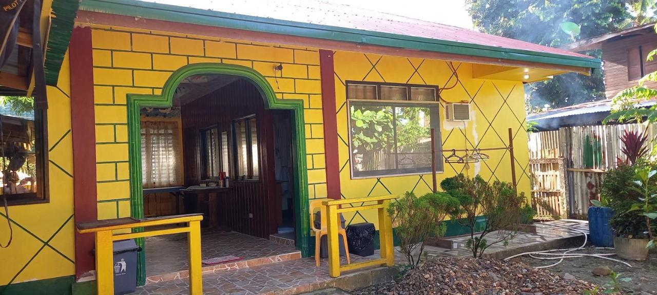 Rodel Yellow Hauz Itaytay Exterior photo
